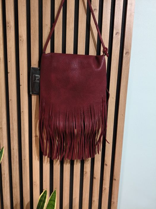 Torebka w stylu Boho z klapką i frędzlami