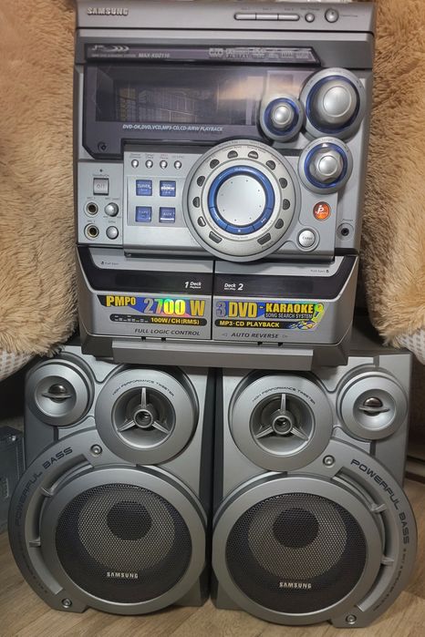 Музикальний центр