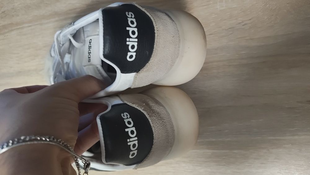 Adidas barreda white