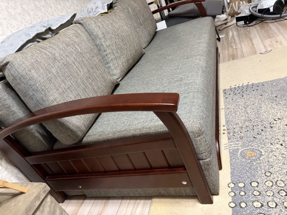 Продам диван у гарному стані