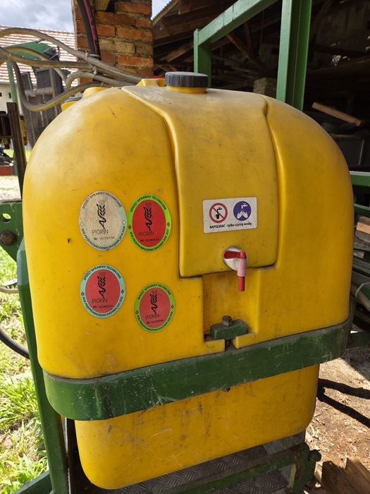 Opryskiwacz 600l 12m