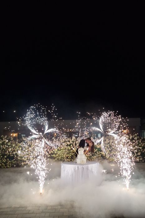 Wodospad iskier, wiatraki iskier, fontanny iskier wesele urodziny