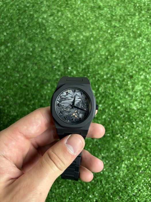 Стильний чоловічий годинник в стилі total black