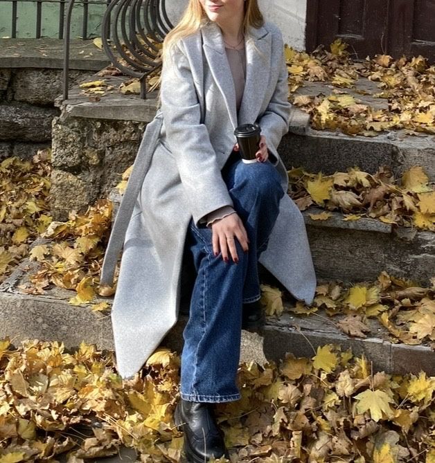 Пальто жіноче на весну