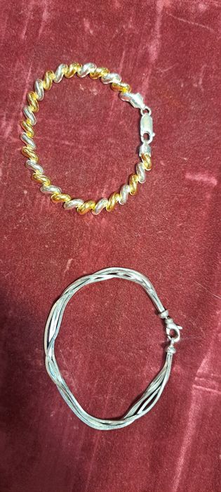 Pulseiras em Prata contrastada.