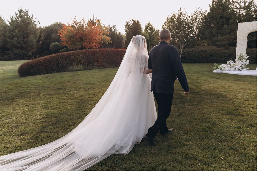 Весільна сукня б/у одягнула 1 раз