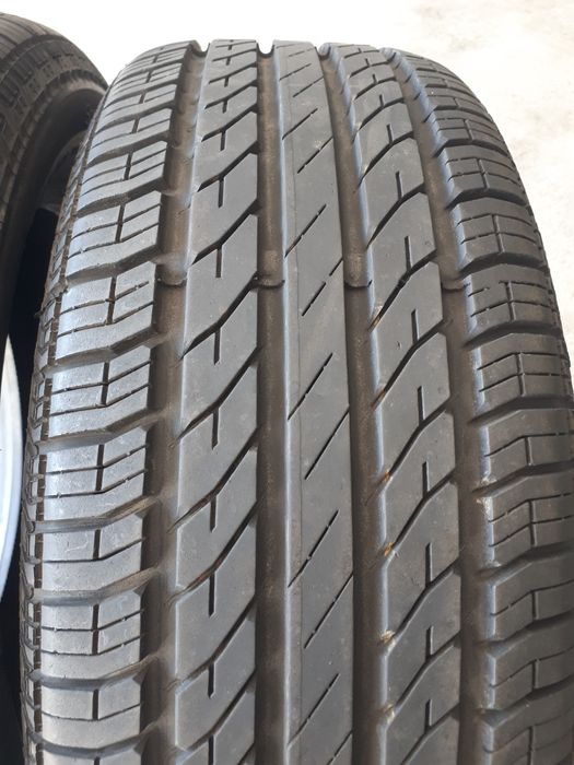 Dois pneus novos 205/55 r15 88V Continental p/ Mercedes 190