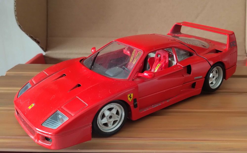 5 Carros de coleção Maisto e Burago escala 1/18