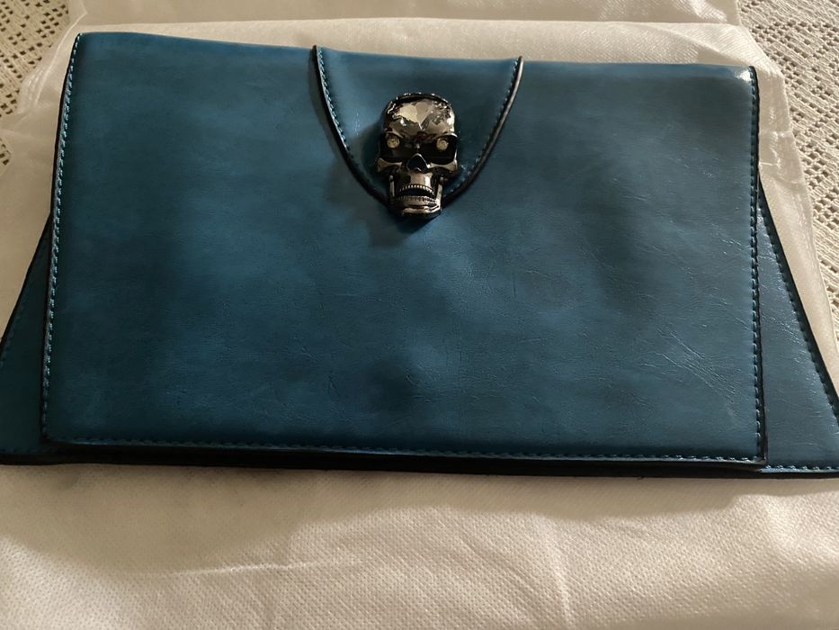 Mala pochette azul com alça e bolso