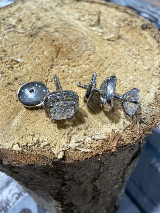 Золоті пусети з діамантами