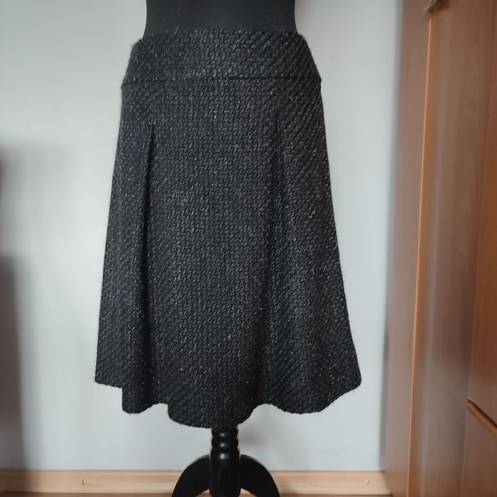 Ciepła, krótka spódniczka, rozmiar M/ L