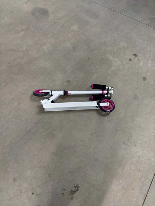 Trotinete em estado como novo