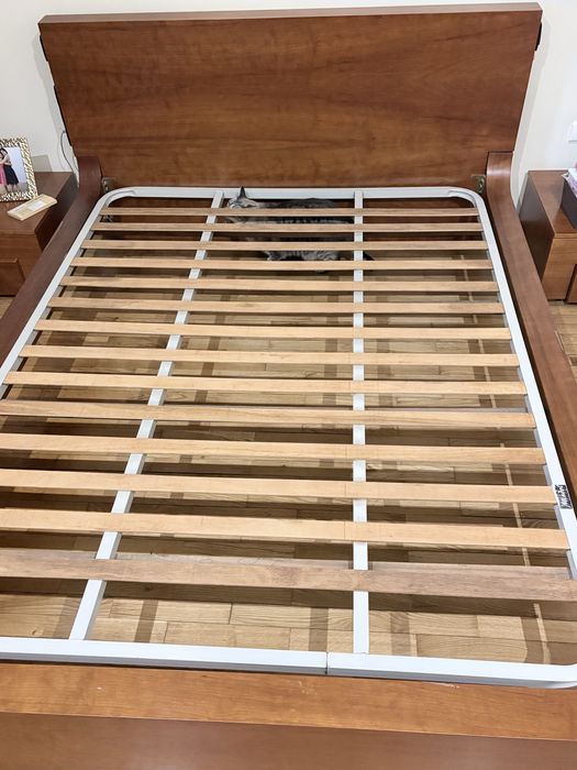 Cama de Madeira de Cerejeira Maciça – 1,95m x 1,50m