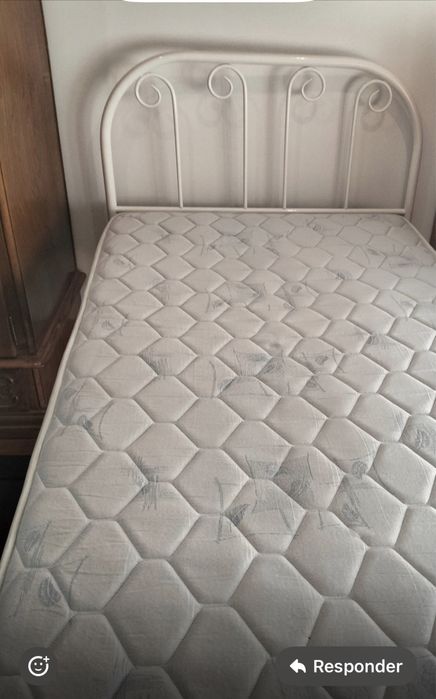 Cama com colchao ortopedico