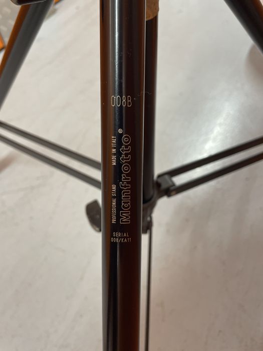 Tripé manfrotto 008B