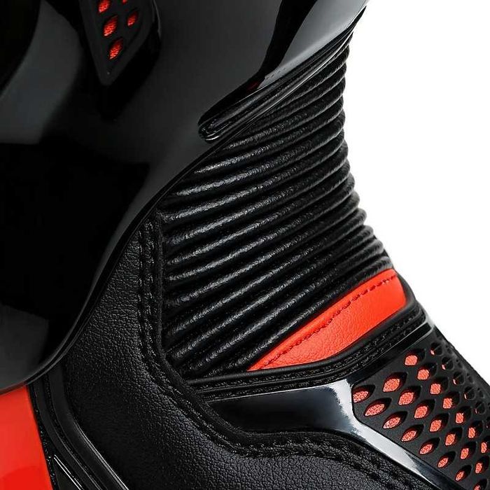 Botas NOVAS Dainese Torque 3 Out. Preto/Vermelho (40% DESCONTO) Em 40 e 41