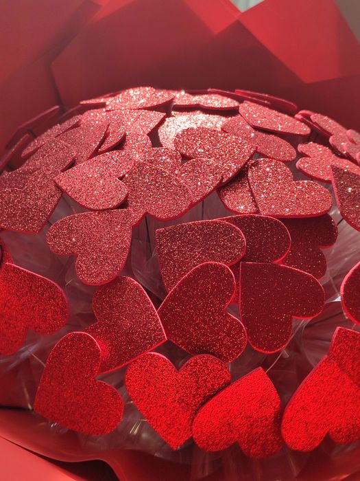 Подарунок дівчині/ букет з метеликів, сердечок