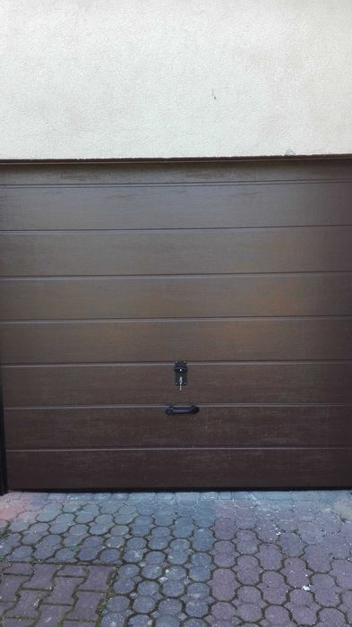 Brama garażowa segmentowa Bramy garażowe przemysłowe