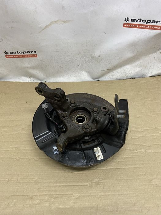 Цапфа передняя левая Lexus RX350 RX450h 16-22 OEM 4321248020