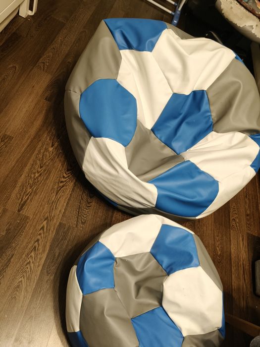 Pufa sako i podnóżek piłka