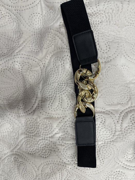 Pasek damski zlote klamry na gumce czarny