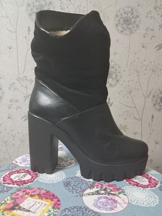 Продам зимние сапожки