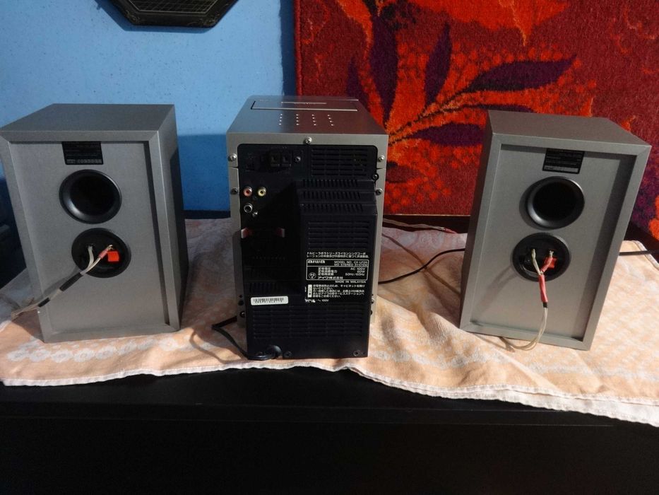 Міні-компонентна система Aiwa XR-FD5 з FM, MD AUX CD та касетним плеєр