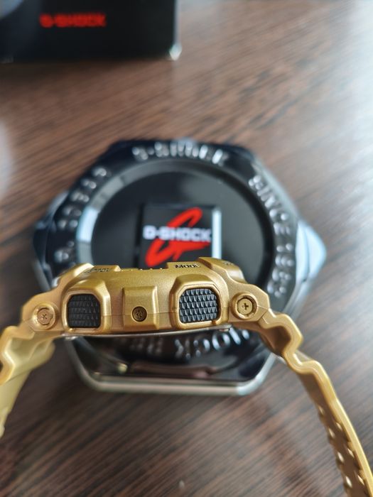 Часы Casio G-SHOCK GA-110GD-9BER