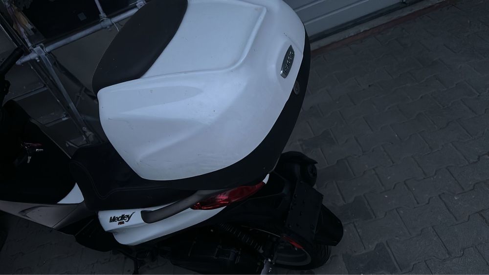 Skuter 125cm Piaggio 2021r