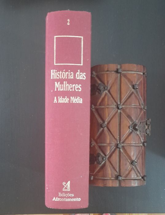 História  das Mulheres . Idade média.  Vo. II.