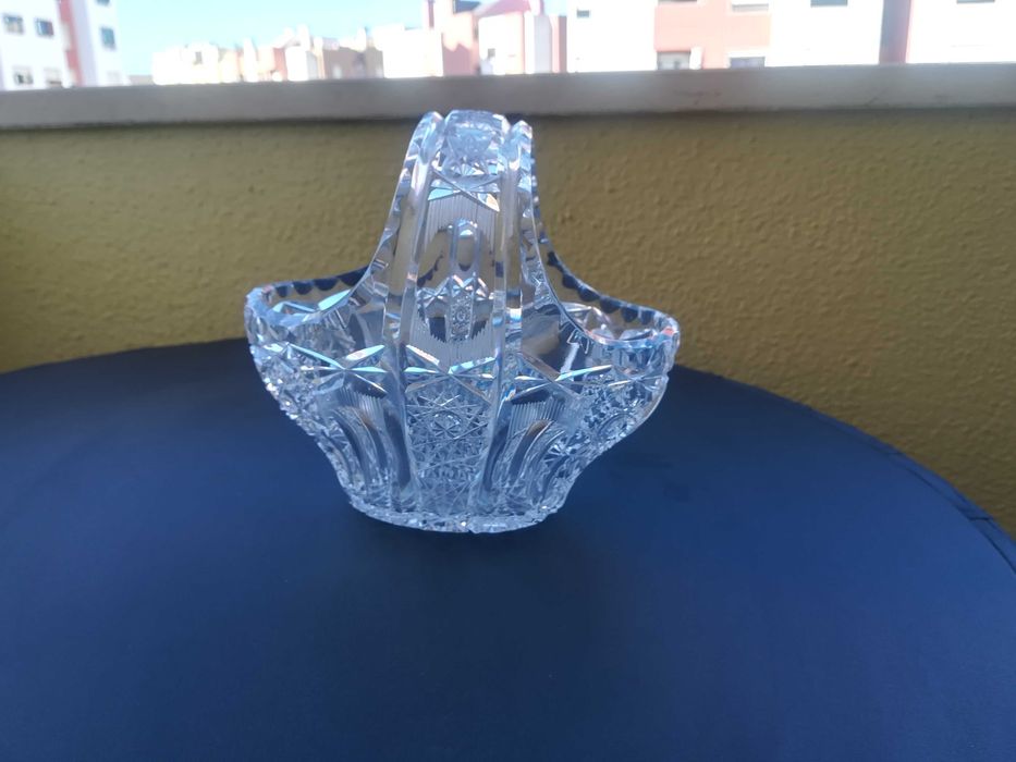 Cesta e jarras de cristal445674990737838080