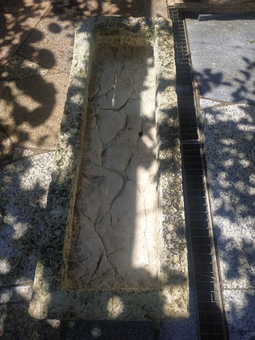 Pia de pedra muito antiga