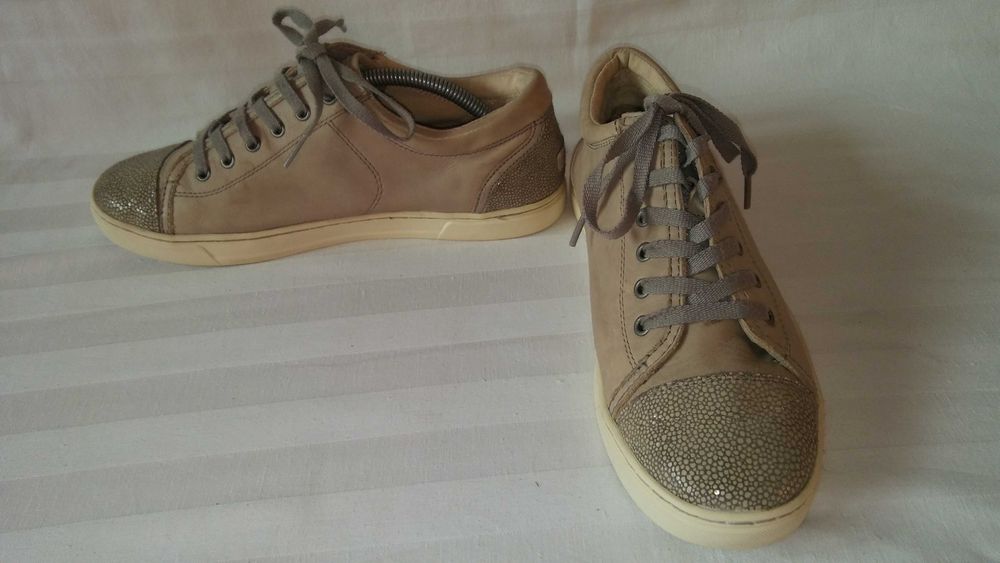 ugg półbuty roz.41 dl. wklł. 25,5 cm- skóra