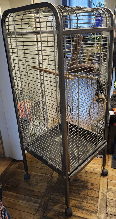 Klatka metalowa dla dużej papugi