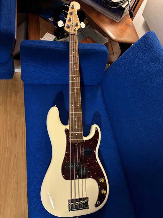 Baixo Fender Precision American Standard 5 Cordas - Made in USA