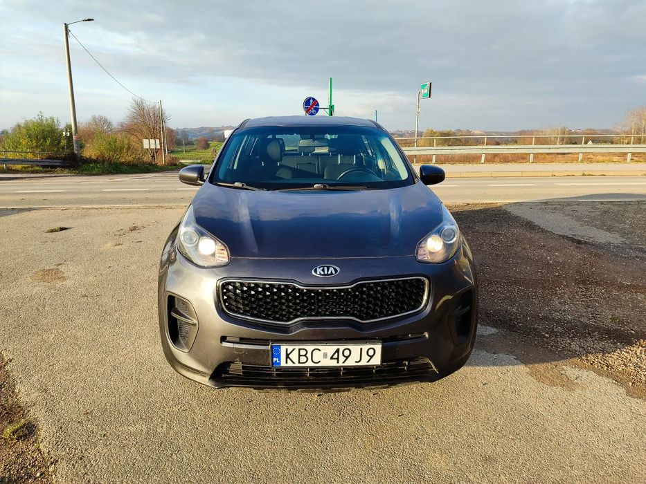 Kia Sportage salon Polska kamera