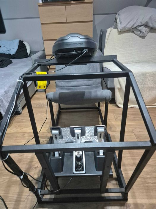 Stelaż do simracingu