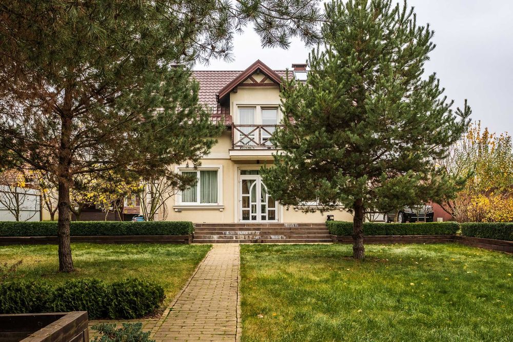 Продаж БУДИНКУ  в Гореничах 180 м2 на 10 соток