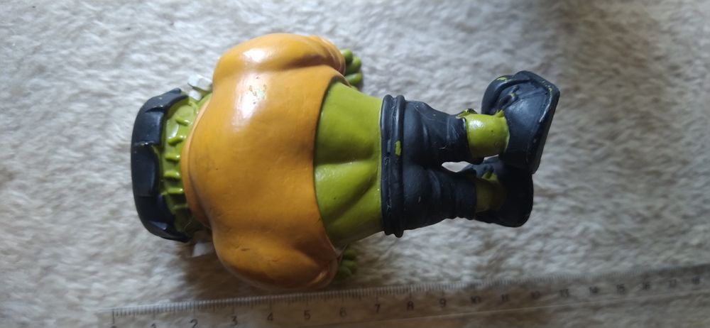 Boneco da coleção monstros Maia Borges