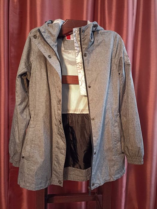 Куртка ветрівка на весну.