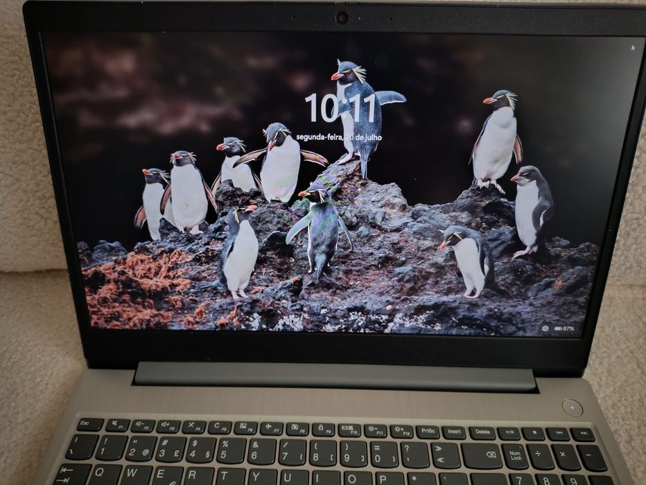 Portátil LENOVO IdeaPad 3 15ITL05 - garantia
Apenas duas marcas de uso mínimas visíveis na imagem.

RAM: 12 GB - 512 GB SSD - Intel Iris Xe Graphics)