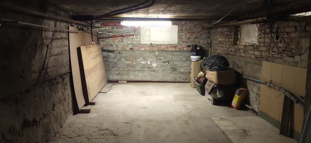 Garaż murowany pod domem do wynajęcia
