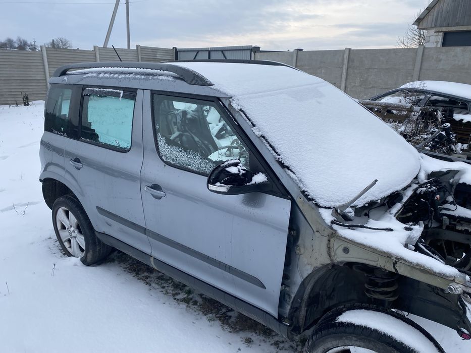Четверть бочина четвертина ланжерон поріг кузов Шкода Ети Skoda Yeti