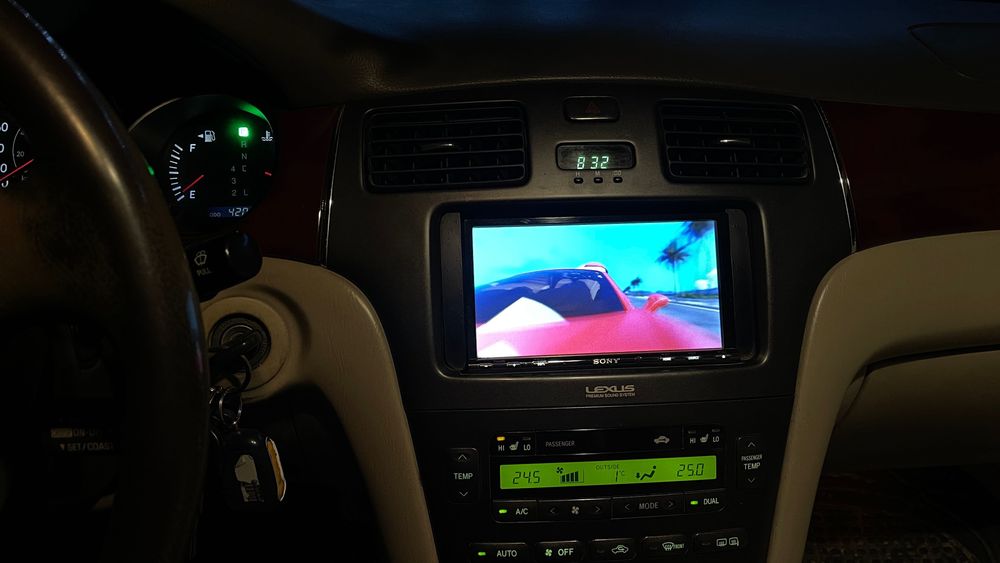 Sony XAV-741: Преміальний звук, стан нової. Пульт ДК.