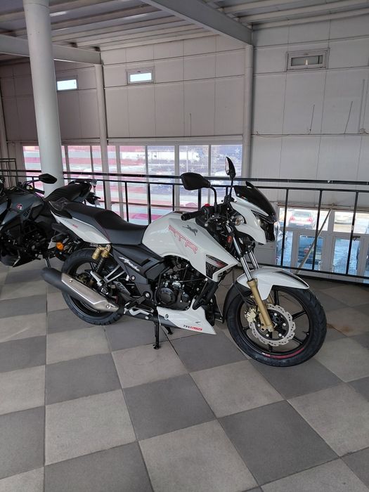 Мотоцикл TVS APACHE RTR 180