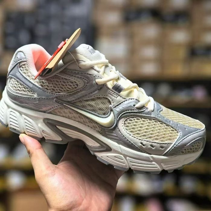 Кросівки Nike V5 RNR