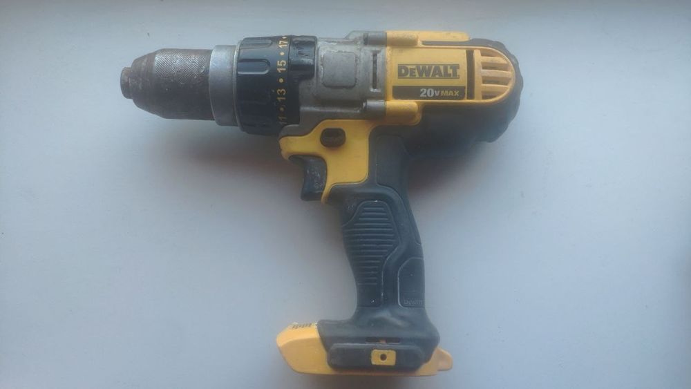 Дрель ударная DeWalt DCD985M2