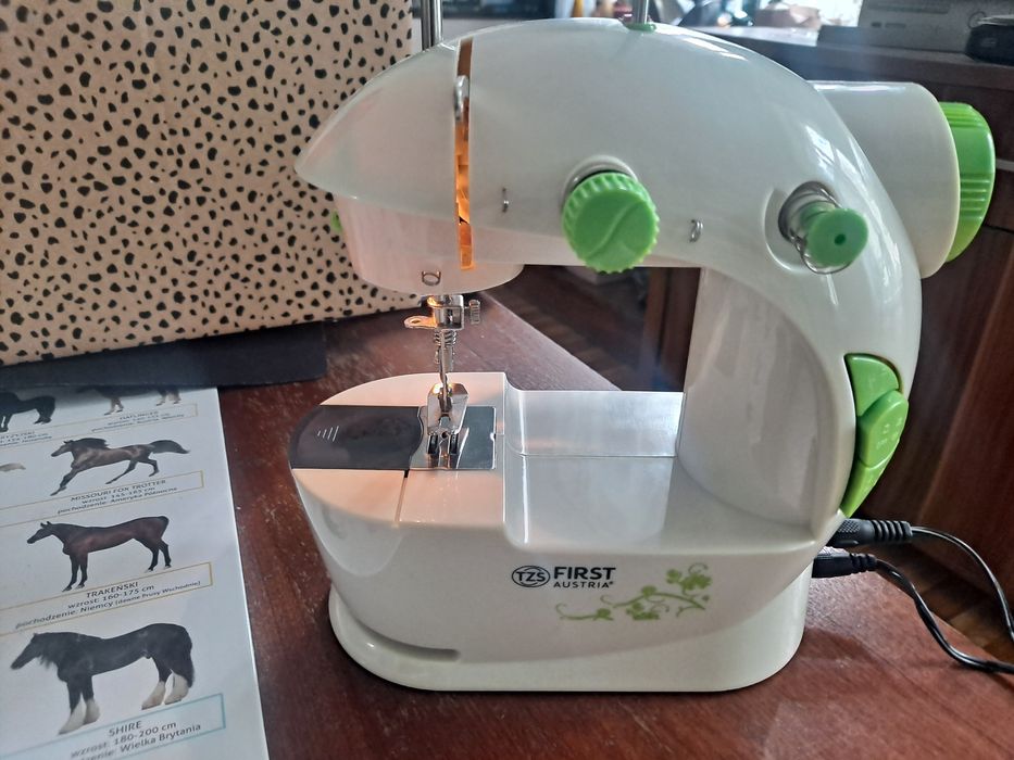 Maszyna do szycia First Austria
