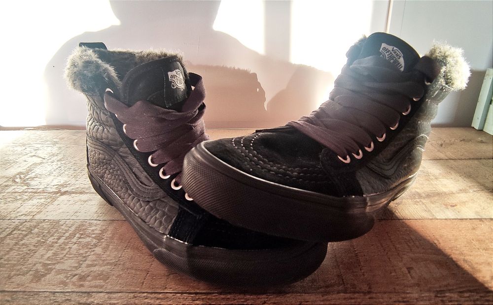 Sapatilha em pele VANS offthewall