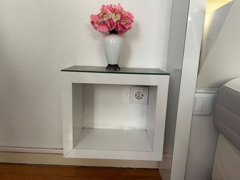 Cama branca de solteiro IKEA 220x90 e colchão